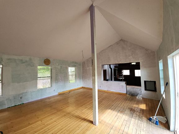 3rd image of 28510 Navarro Ridge Road