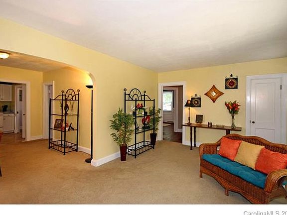 5th image of 554 Greenway Dr