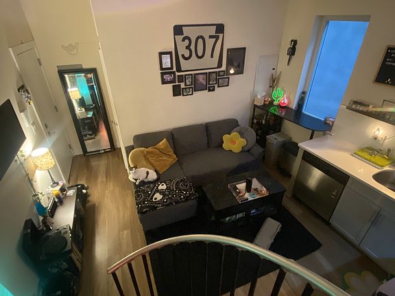 2nd image of 1836 Frankford Ave #5
