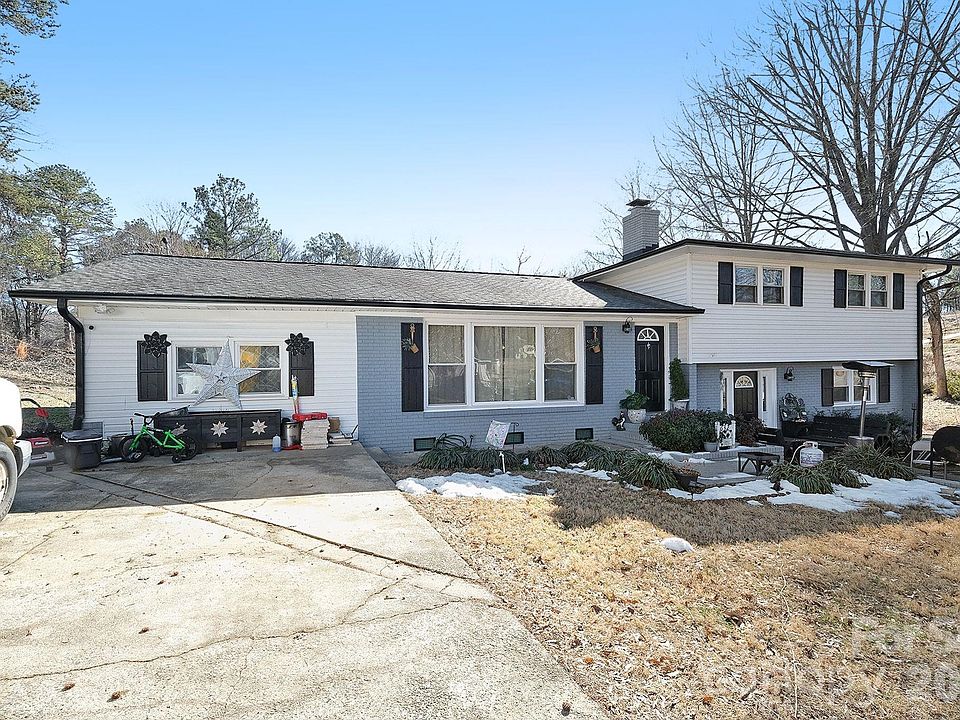 1st image of 632 Treasure Dr SW