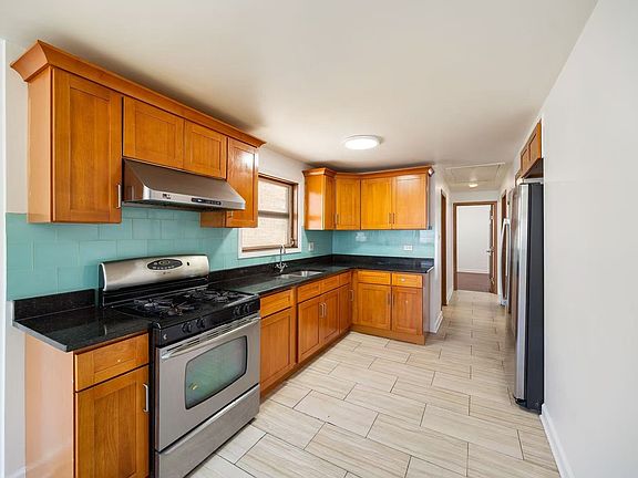 5th image of 4542 S Mozart St