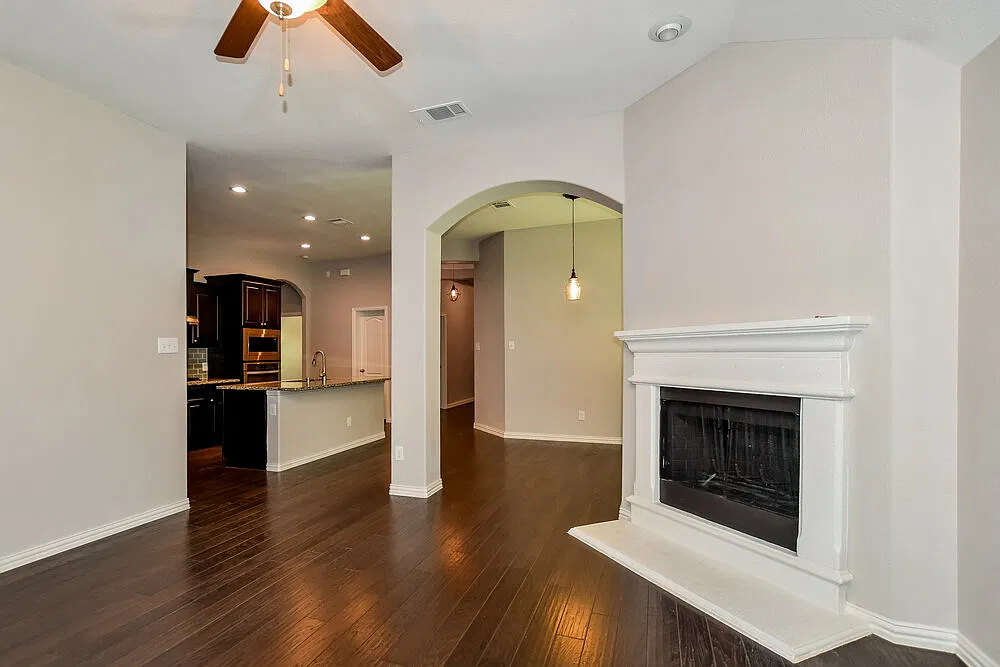 5 bed, 3.0 bath, 2199 sqft, $2,585 — Photo 4