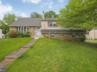 1519 Nevarc Rd, Warminster, PA 18974