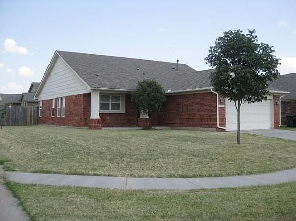1st image of 1812 Clearwater Dr