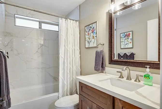 10932 W Tropicana Cir — Photo 19