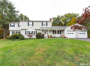 15 Longview Rd, Trumbull, CT 06611