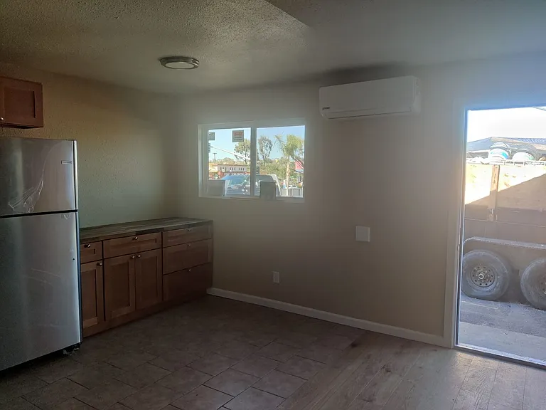 5117 Naranja St — Photo 2