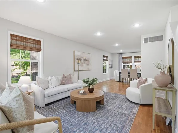 12 W 82nd Ter, Kansas City, MO 64114