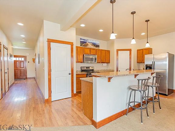 4th image of 4389 Brookside Ln Unit B