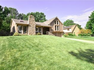 3627 NE Basswood Dr, Lees Summit, MO 64064