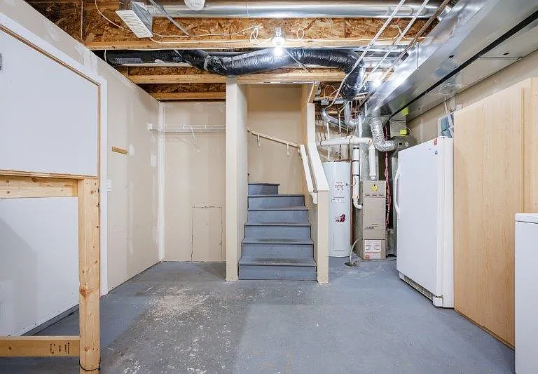 172 Aspen Hills Close SW — Photo 32