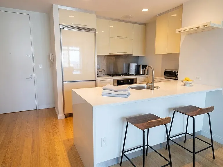 11-02 49th Ave #7L — Photo 4