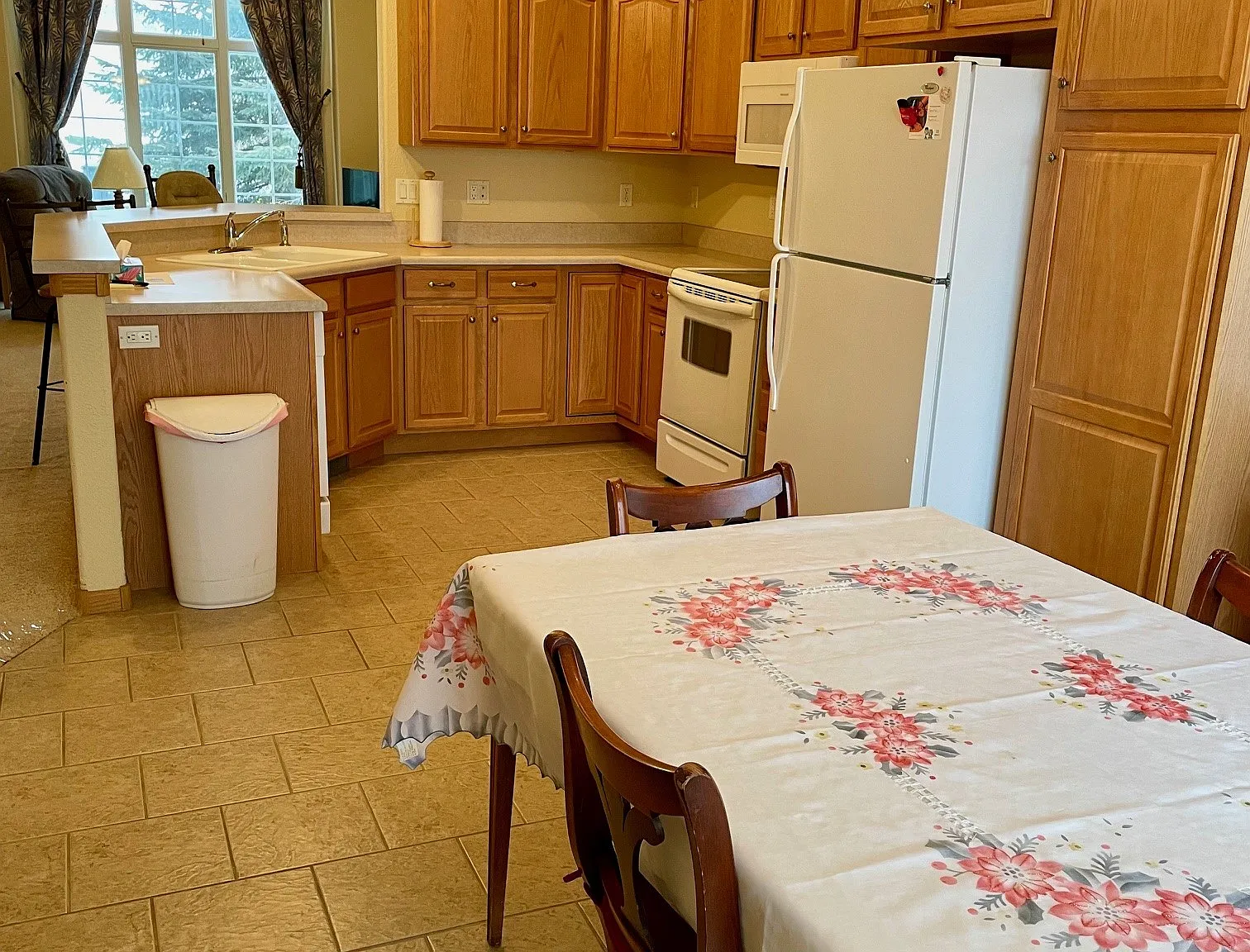 2 bed, 2800 sqft, $2,200 — Photo 4
