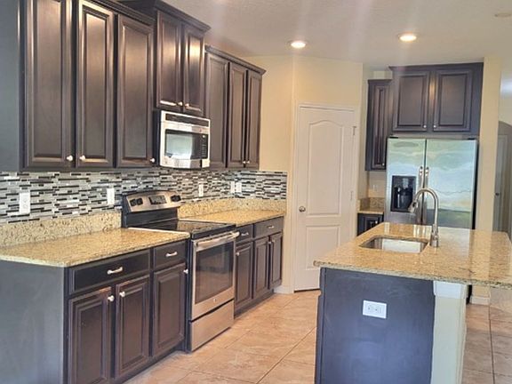2nd image of 1142 Ballard Green Pl