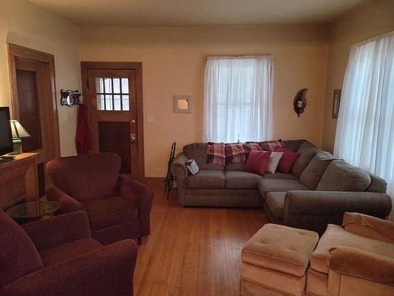 4th image of 309 5th Ave SW