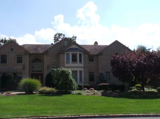 4 Sherwood Ct, Old Tappan, NJ 07675