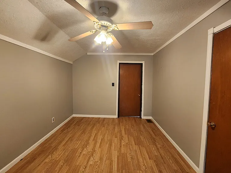 331 S Market St — Photo 10