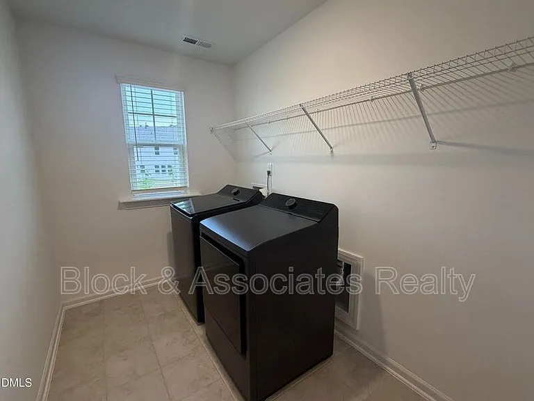 611 Contento Ct — Photo 4