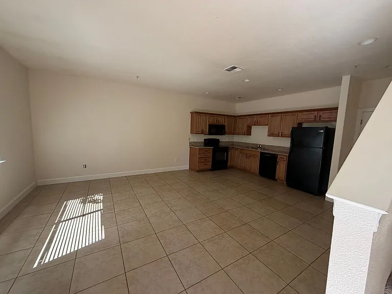 165 Lancaster Dr #2 — Photo 14