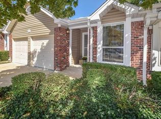 185 Kehrs Mill Bend Dr, Ballwin, MO 63011