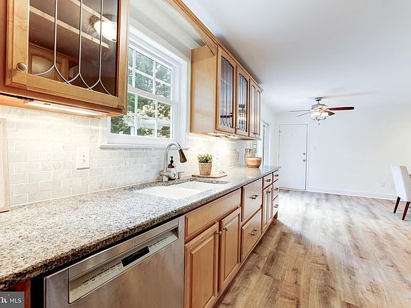 5th image of 1404 Kingsvale Cir
