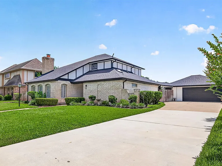 4003 W Valley Dr — Photo 3