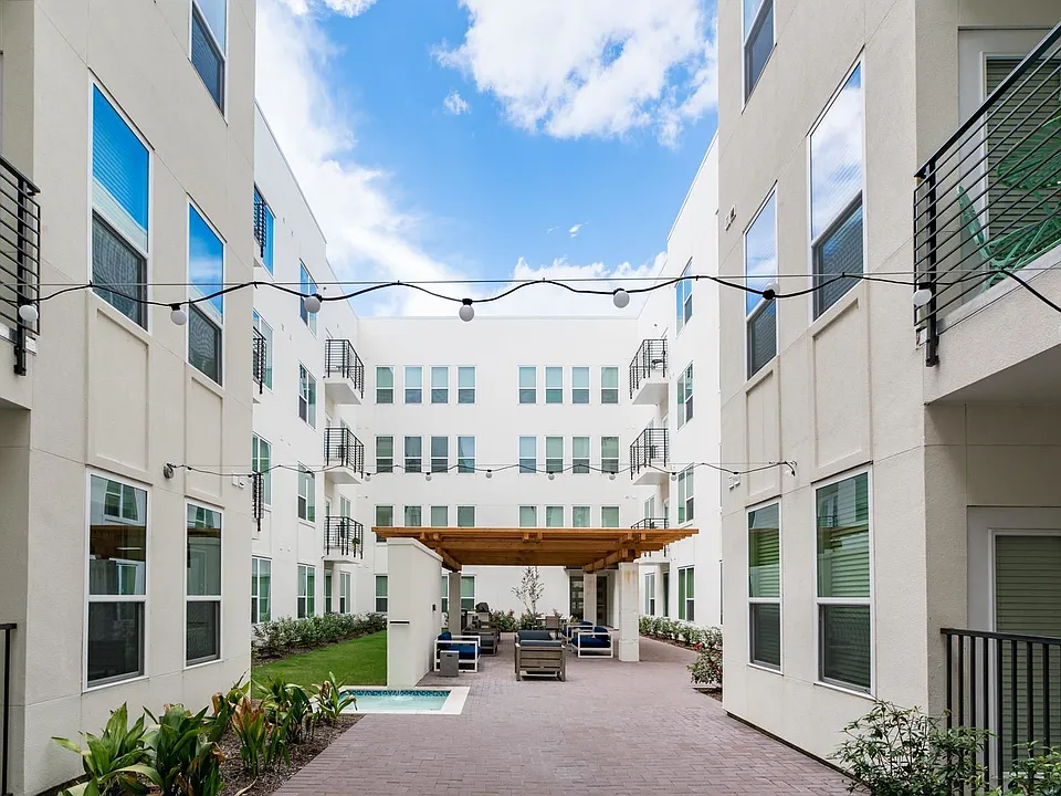 Marina Bend At Clear Creek apartments community photo