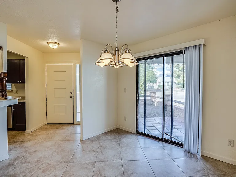 422 E Navajo Rd — Photo 11