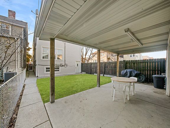 5th image of 1327 S 50th Ave