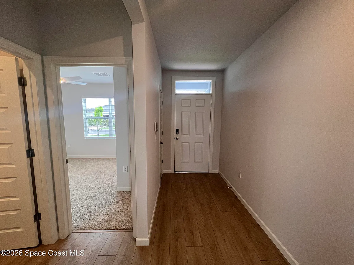 Building Photo - 1394 Garabaldi Cir SE