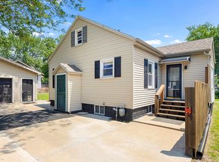 1603 Willow St, Pekin, IL