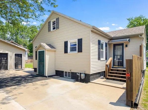 1603 Willow St, Pekin, IL 61554