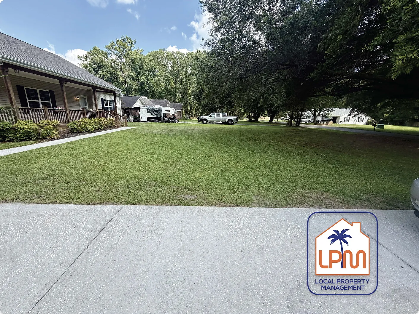 3 bed, 2.0 bath, 1620 sqft, $2,400 — Photo 2
