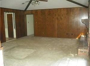 3rd image of 8305 Green Leaf Ln