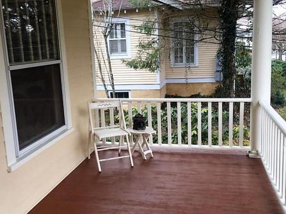 5th image of 207 Church St