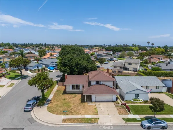 17300 Buttonwood St, Fountain Valley, CA 92708