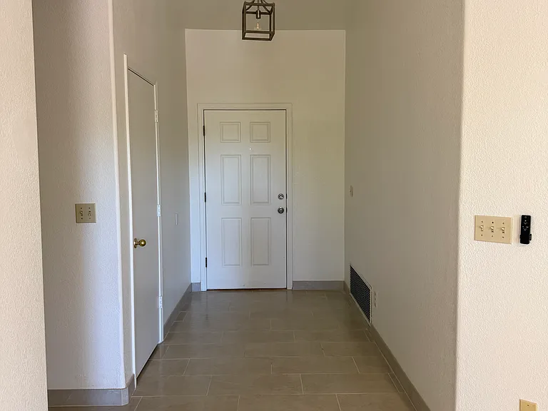 2534 S Perillo Dr — Photo 19
