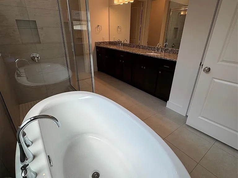 7129 Carriage Light Dr — Photo 28