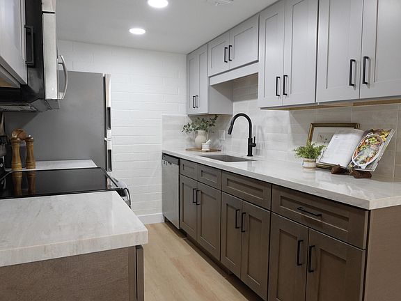 4th image of 1047 N 84TH Place
