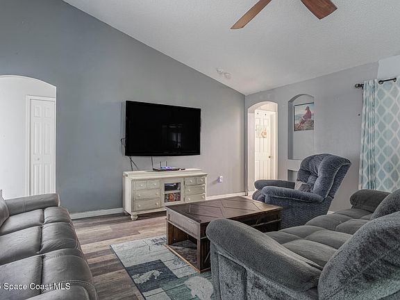 3rd image of 2648 Feise Ave SE