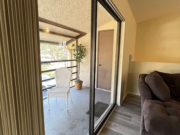 5th image of 8418 Gardens Cir