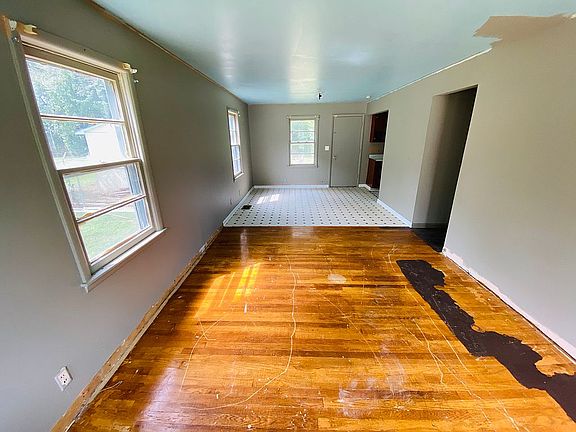 4th image of 4213 Irondale Dr NW