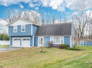 16 Olympia Dr, East Hanover, NJ 07936