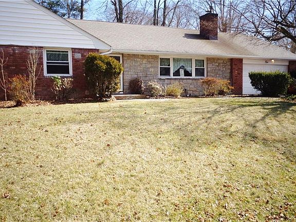 2nd image of 4 Tamarack Dr