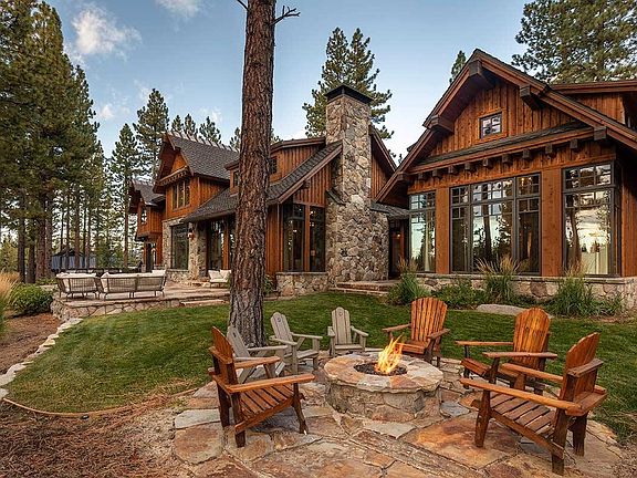 4th image of 9654 Dunsmuir Way
