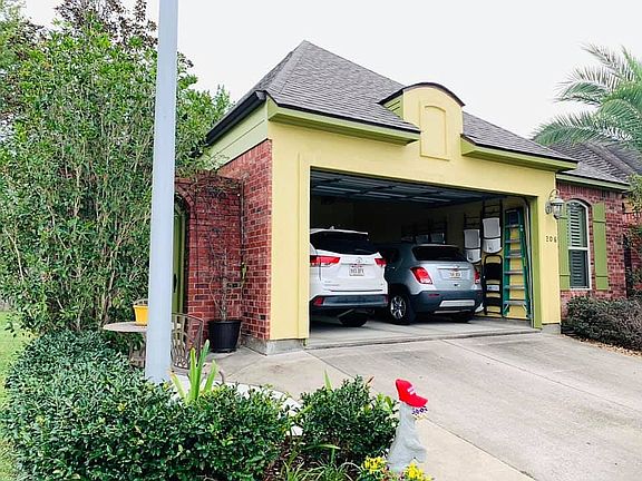 2nd image of 206 Palm Springs Dr
