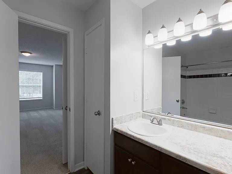 Cambridge Park Apartments — Photo 104