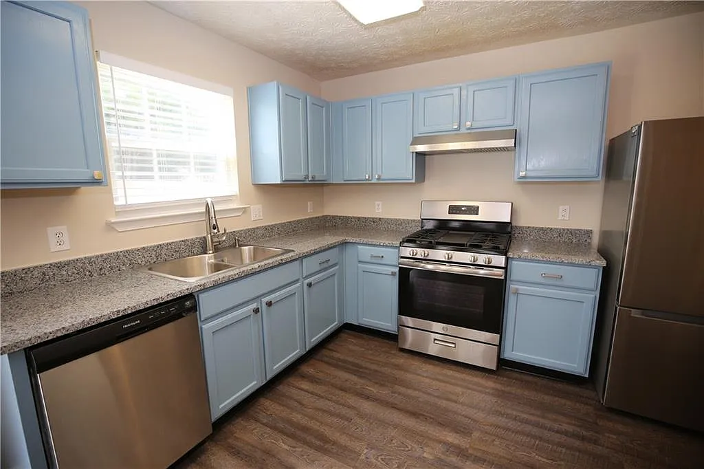 3 bed, 2.5 bath, 1540 sqft, $2,250 — Photo 4