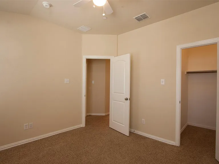 7825 Fox Horn Dr — Photo 8