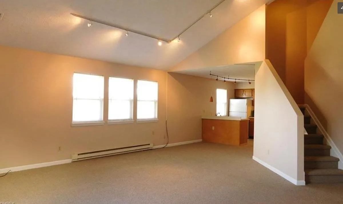 Building Photo - 1559 Olympus Dr